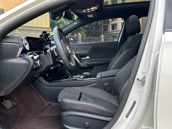 Фото 8 - Mercedes-Benz A-Class