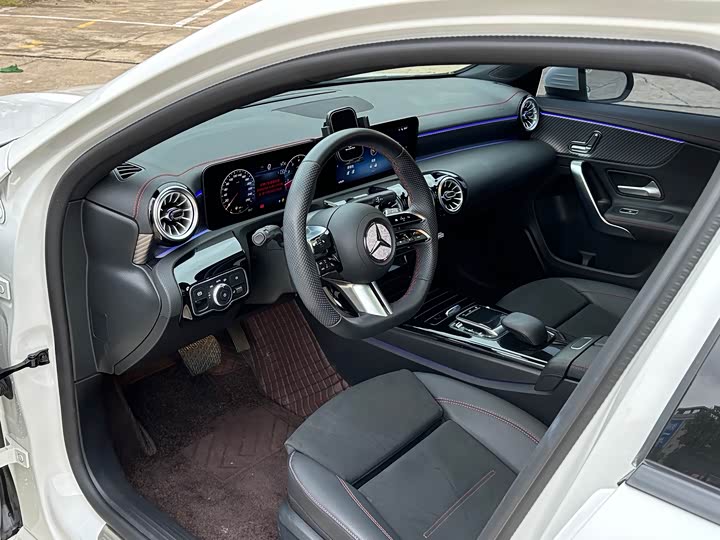 Фото 9 - Mercedes-Benz A-Class