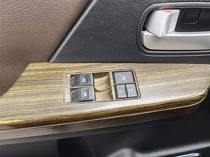 Фото 9 - Dongfeng Forthing Lingzhi Plus