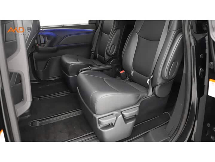 Фото 7 - Toyota Granvia