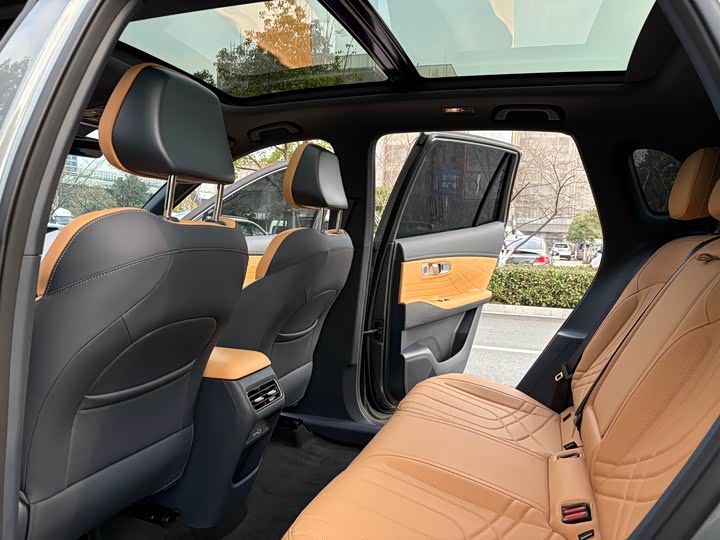 Фото 9 - Geely Galaxy Starship 7