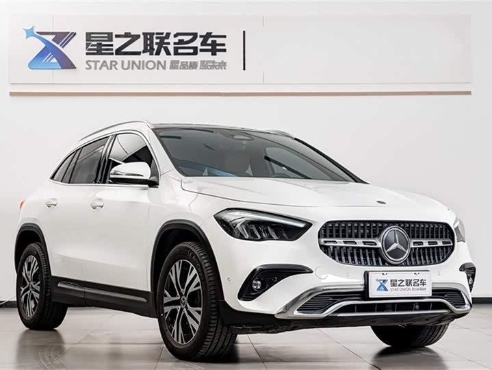 Фото 6 - Mercedes-Benz GLA-Class