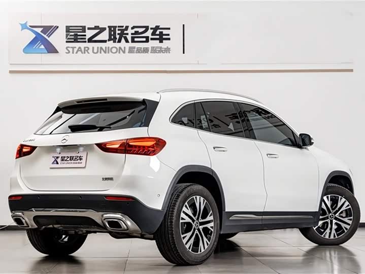 Фото 8 - Mercedes-Benz GLA-Class