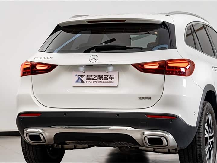 Фото 9 - Mercedes-Benz GLA-Class