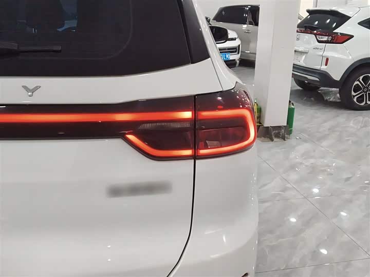 Фото 8 - Chery Tiggo 8