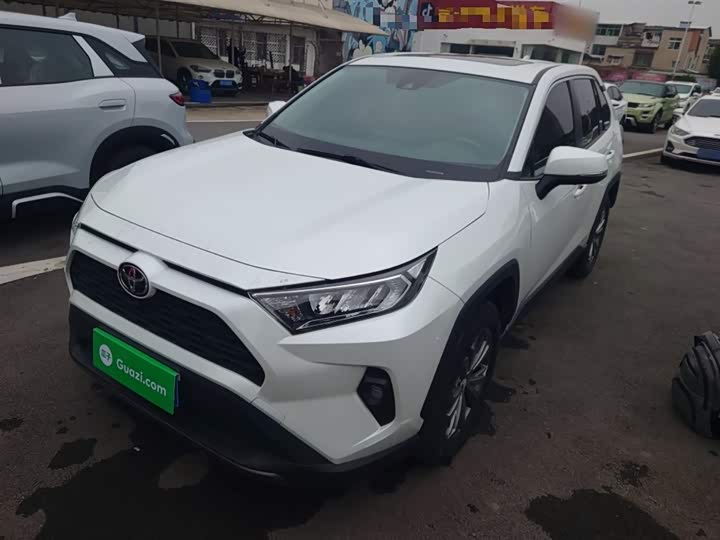 Фото 1 - Toyota RAV4