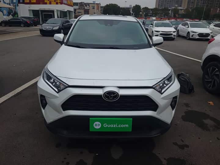 Фото 3 - Toyota RAV4