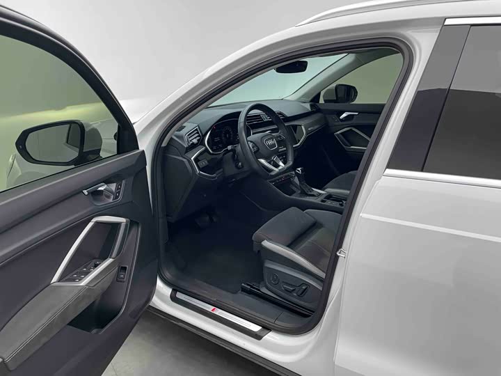 Фото 9 - Audi Q3