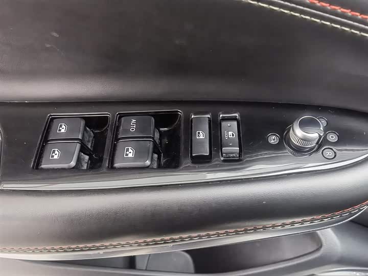 Фото 9 - Changan CS75