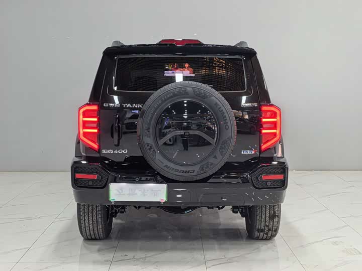 Фото 5 - Tank 400 Hybrid