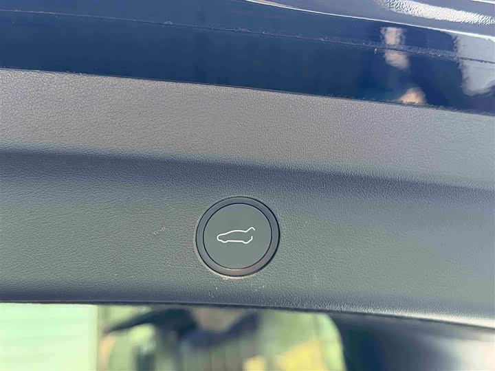 Фото 9 - Tesla Model Y