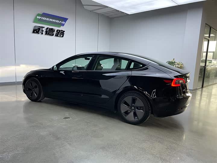 Фото 5 - Tesla Model 3