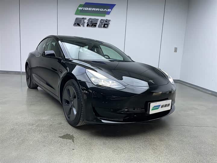Фото 6 - Tesla Model 3