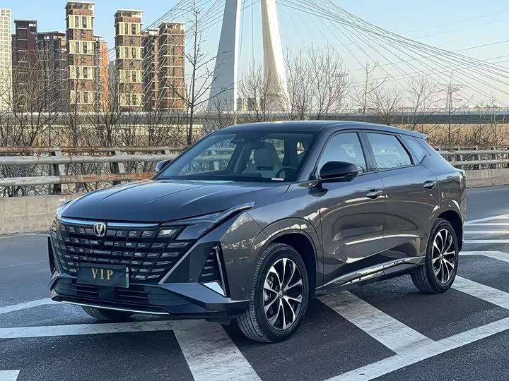 Фото 1 - Changan UNI-Z Hybrid