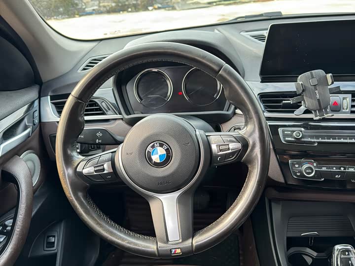 Фото 6 - BMW X1