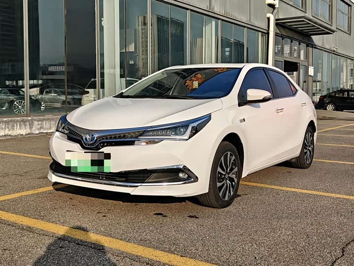 Фото 1 - Toyota Corolla Hybrid