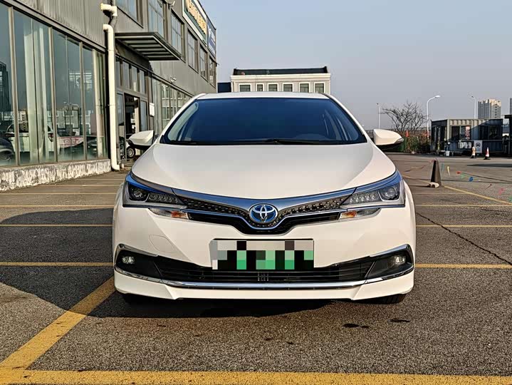 Фото 2 - Toyota Corolla Hybrid