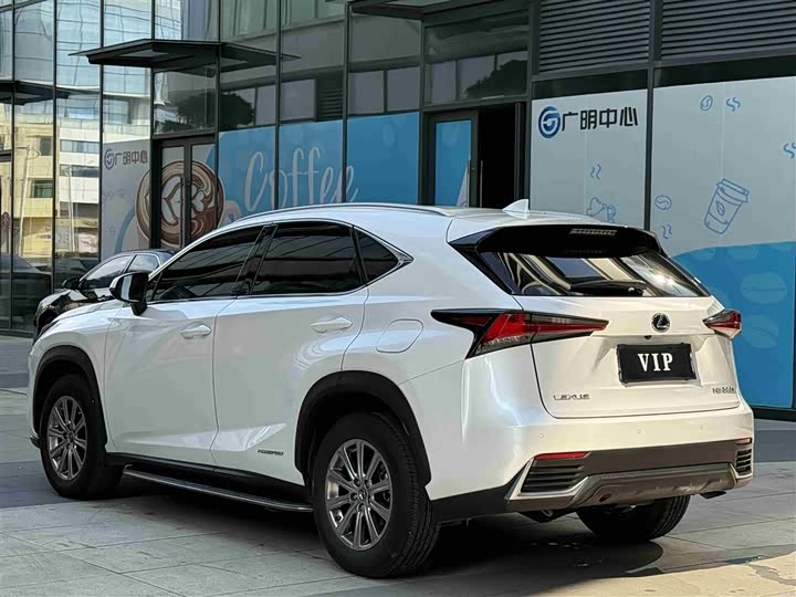 Фото 4 - Lexus NX