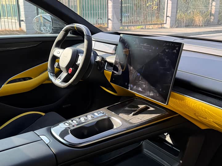 Фото 6 - Xiaomi SU7 Ultra