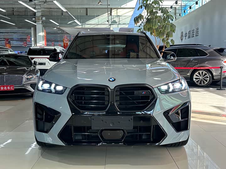 Фото 2 - BMW X5 M