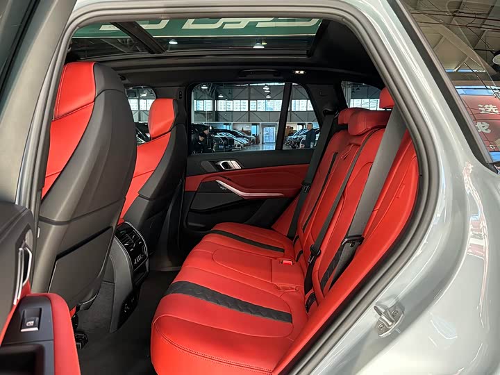 Фото 9 - BMW X5 M