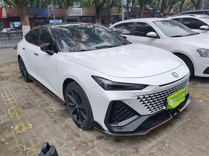 Фото 4 - Changan UNI-V