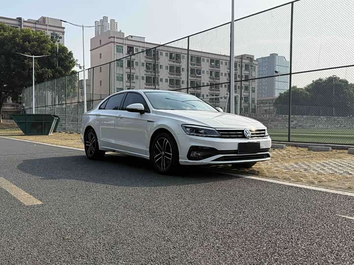 Фото 2 - Volkswagen Lamando L