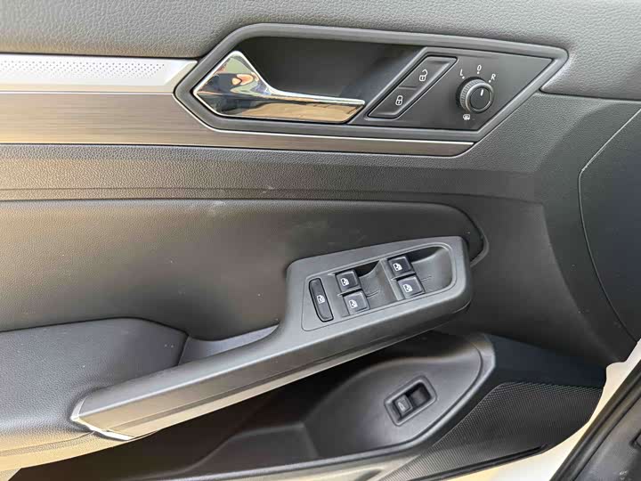 Фото 8 - Volkswagen Lamando L