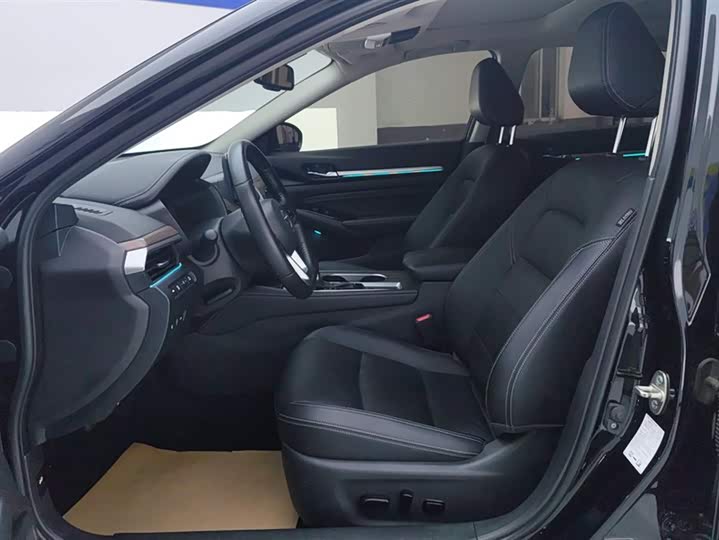 Фото 9 - Nissan Teana