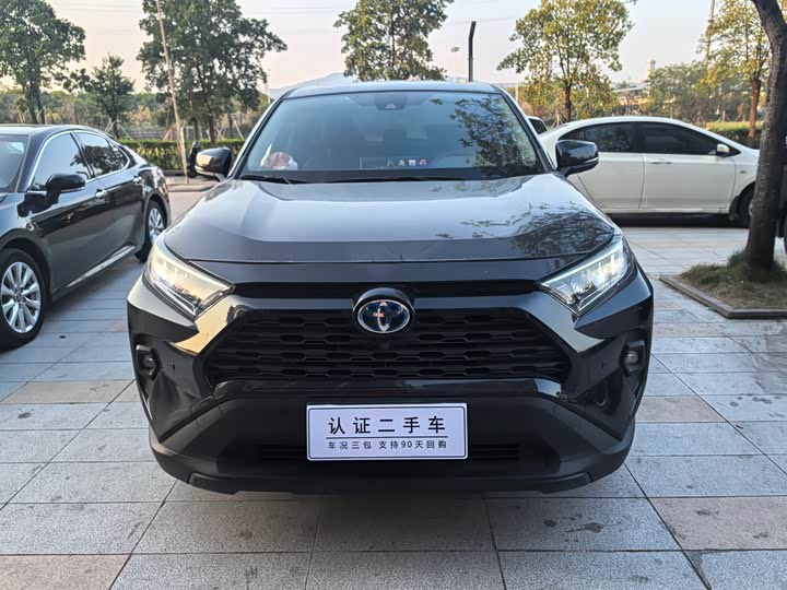 Фото 2 - Toyota RAV4