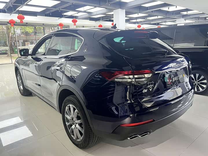 Фото 7 - Maserati Levante