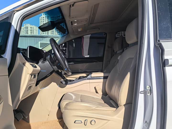 Фото 6 - Buick GL8 ES