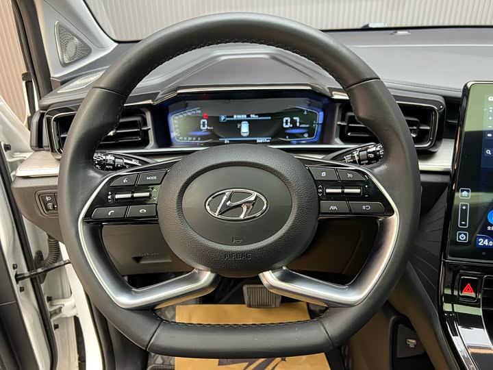 Фото 4 - Hyundai Custo