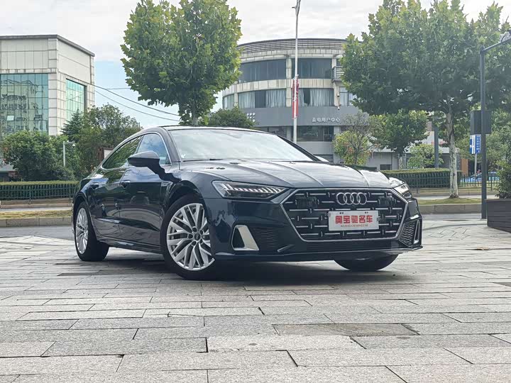 Фото 3 - Audi A7L