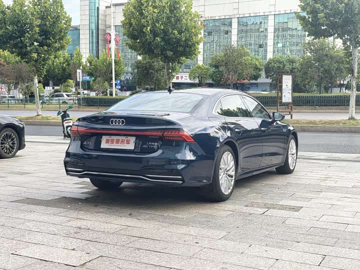 Фото 4 - Audi A7L
