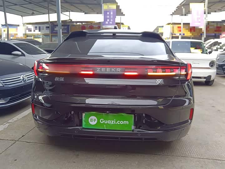 Фото 6 - Zeekr 001