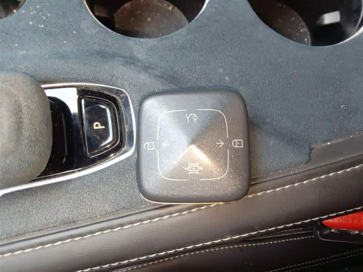 Фото 9 - Zeekr 001