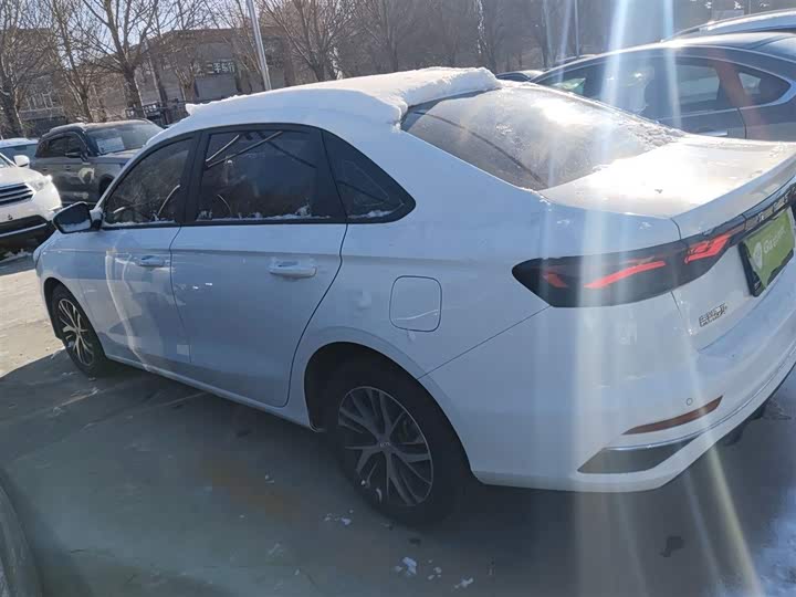 Фото 5 - Geely Emgrand