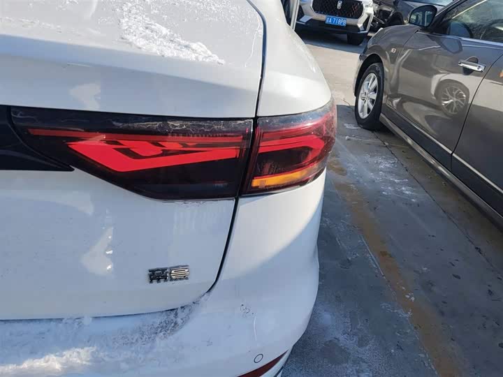 Фото 7 - Geely Emgrand