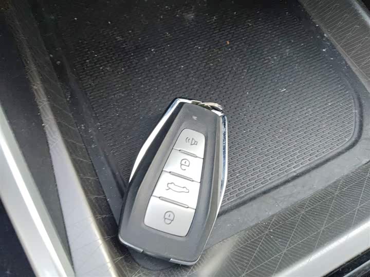 Фото 8 - Geely Emgrand