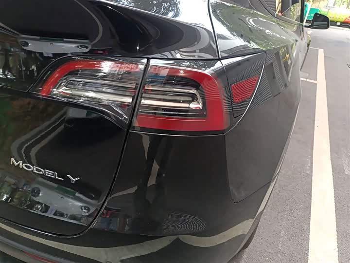 Фото 8 - Tesla Model Y