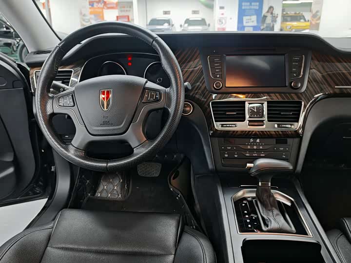 Фото 6 - Hongqi H7