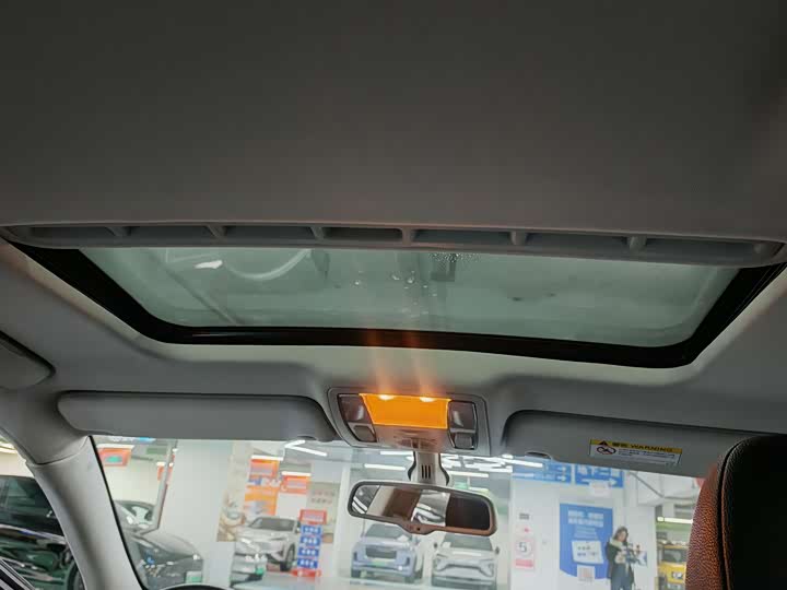 Фото 7 - Hongqi H7