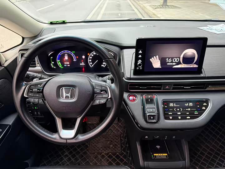 Фото 4 - Honda Elysion