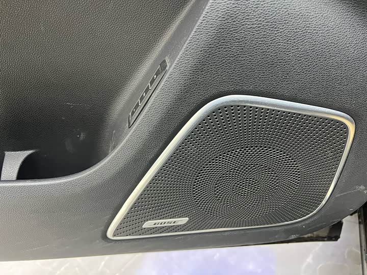 Фото 7 - Hongqi HS7