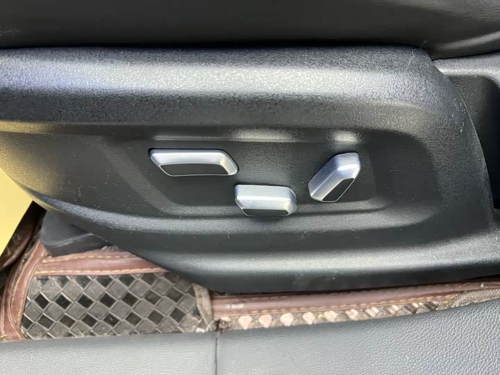 Фото 8 - Hongqi HS7