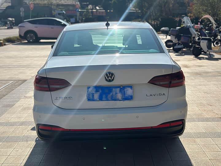 Фото 8 - Volkswagen Lavida