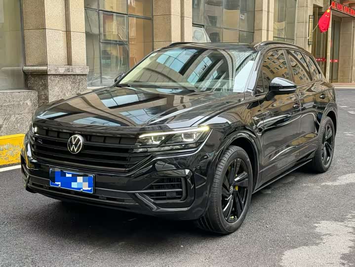 Фото 1 - Volkswagen Touareg