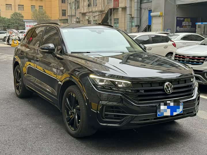 Фото 2 - Volkswagen Touareg