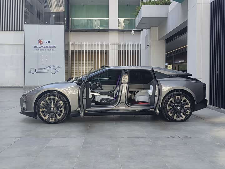 Фото 7 - HiPhi Z